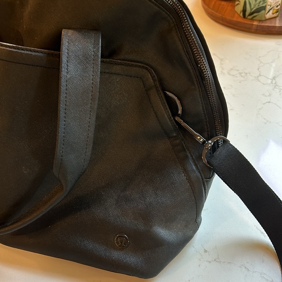 Lululemon bowling-style bag - Picture 2 of 6